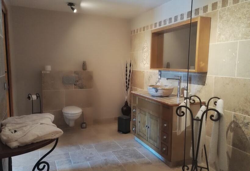 ベッドアンドブレックファースト Chambres D Hôtes La Chrysalide