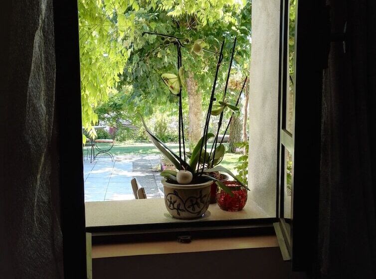 ベッドアンドブレックファースト Chambres D Hôtes La Chrysalide