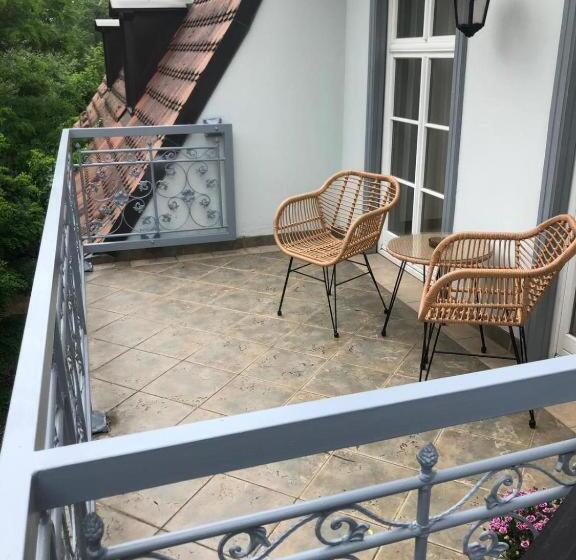 住宿加早餐  Internat Schloss Spiegelberg