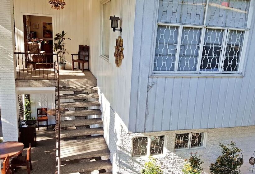 مبيت وإفطار La Casa Bianca