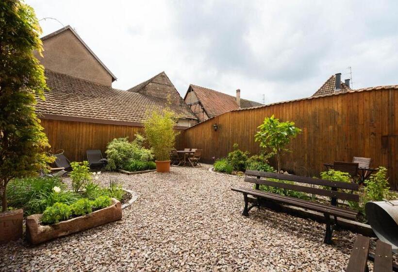 مبيت وإفطار La Cour Stfulrad