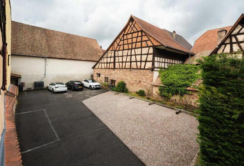 مبيت وإفطار La Cour Stfulrad