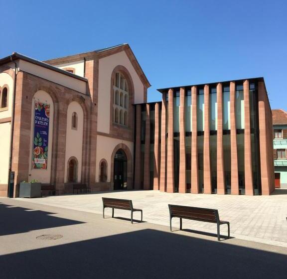 مبيت وإفطار La Cour Stfulrad