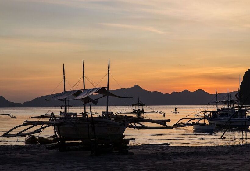 تختخواب و صبحانه Last Frontier Beach Resort Adults Only