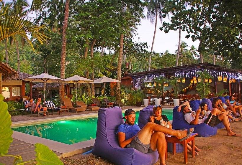 تختخواب و صبحانه Last Frontier Beach Resort Adults Only