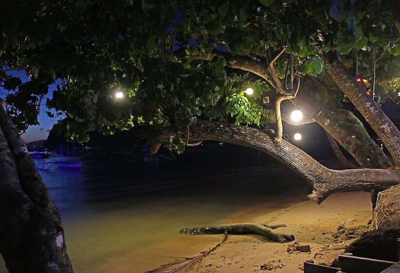 تختخواب و صبحانه Last Frontier Beach Resort Adults Only