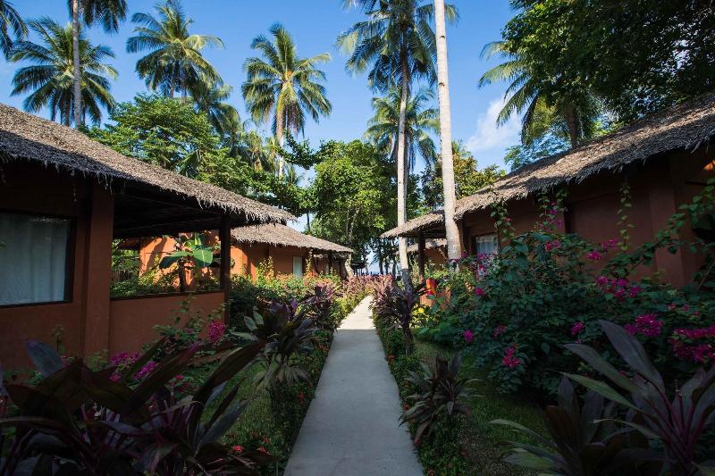 تختخواب و صبحانه Last Frontier Beach Resort Adults Only