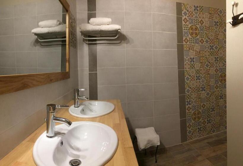 مبيت وإفطار Mas Auroma