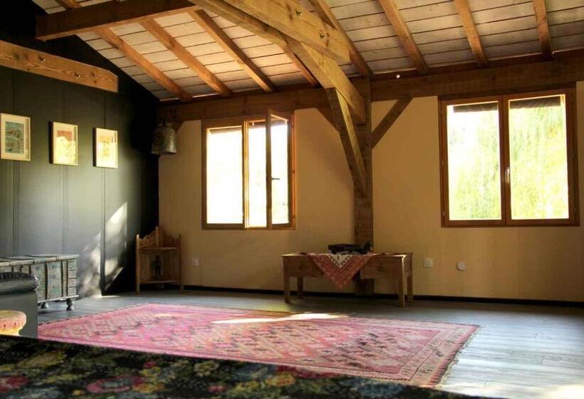 مبيت وإفطار Palika Lodge