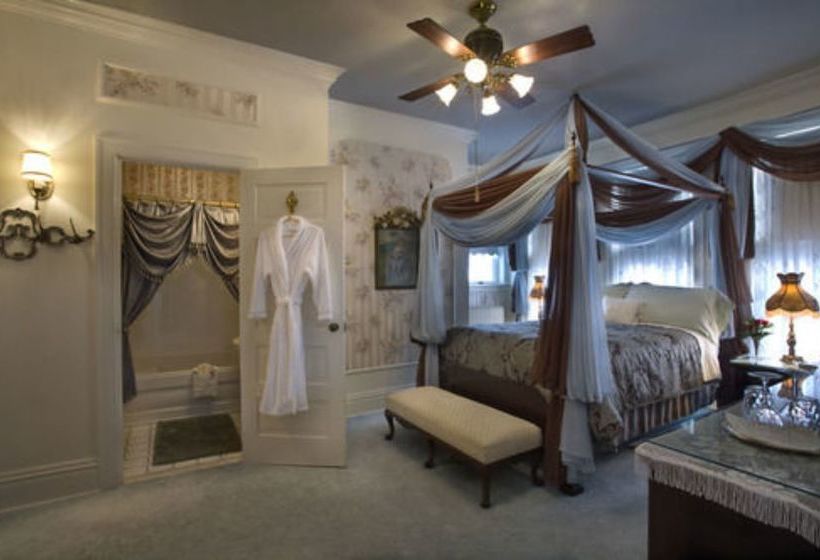 مبيت وإفطار Port City Victorian Inn