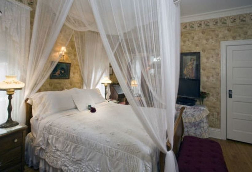 مبيت وإفطار Port City Victorian Inn
