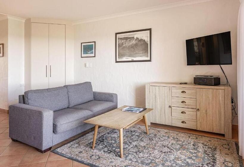 Canal Rocks Beachfront Apartments