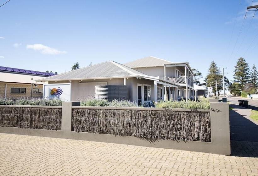 Clearwater Motel Apartments