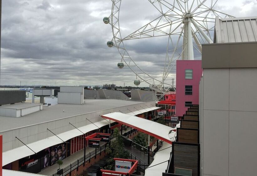 Harbour Town Apartment