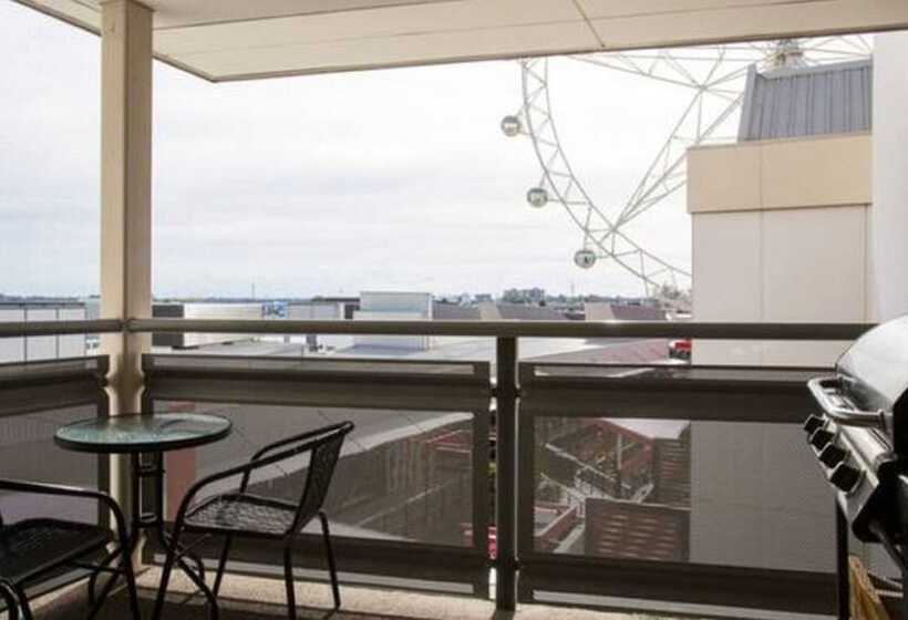 Harbour Town Apartment