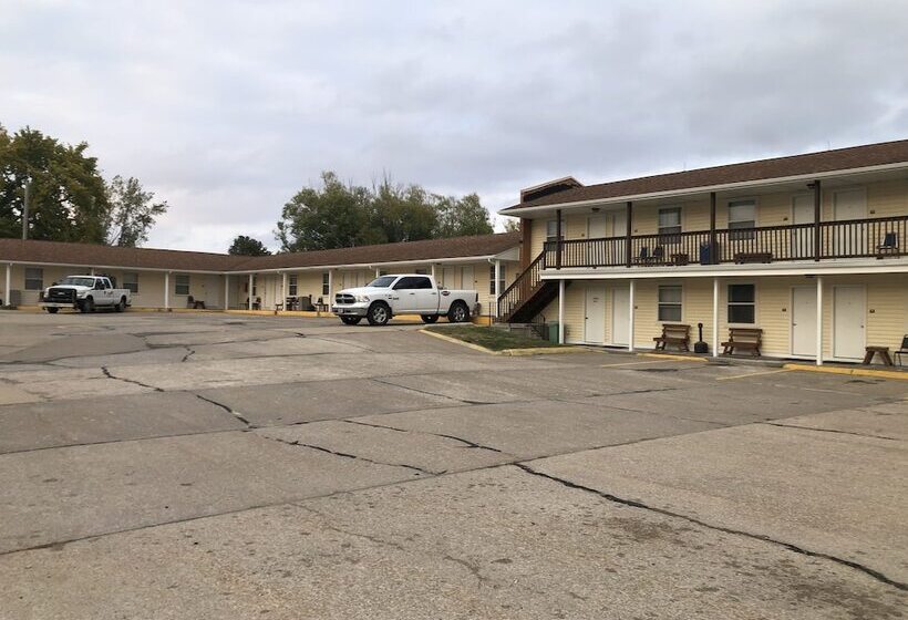 Hawkeye Motel