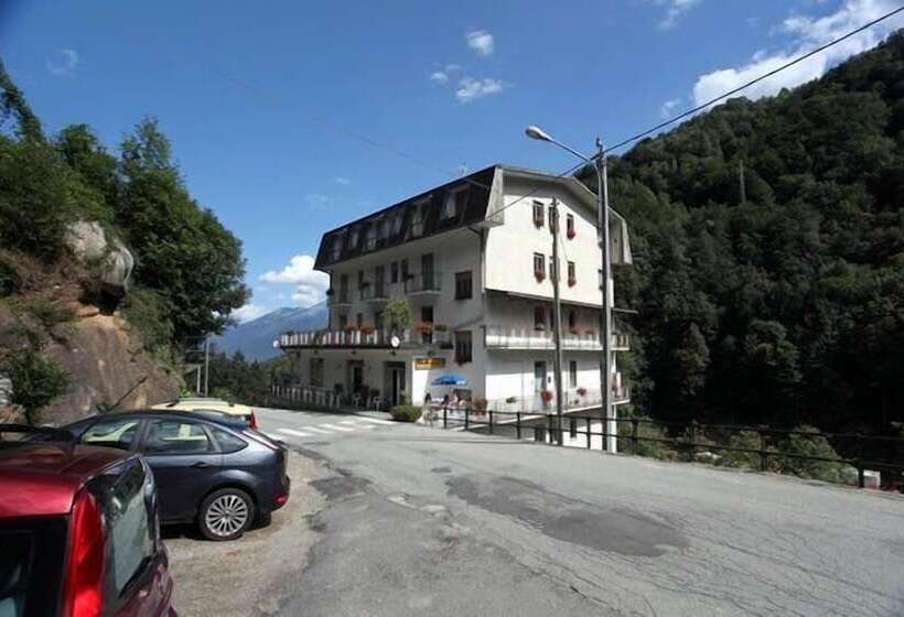 בית מלון כפרי Albergo Regina