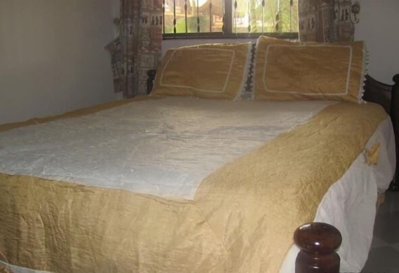 Отель Arusha Royal Court