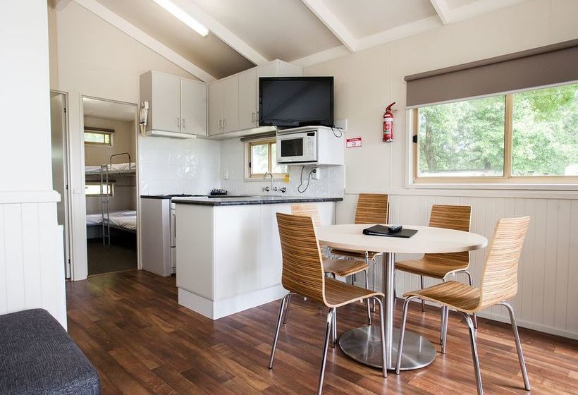 Отель Nrma Bairnsdale Riverside Holiday Park