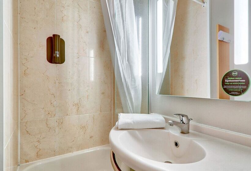 B&b Hotel Clermont Ferrand Le Brézet Aéroport