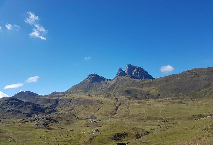 B&b Hotel Pau Lescar