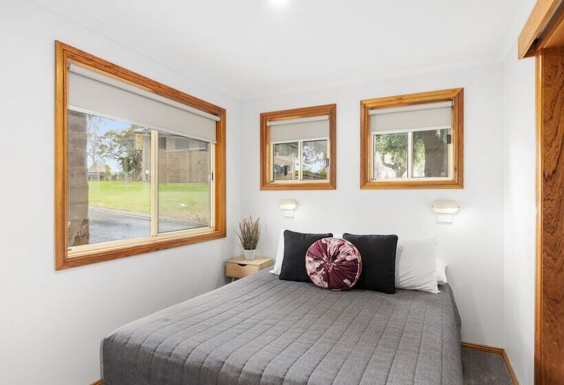 هتل Blue Lake Holiday Park