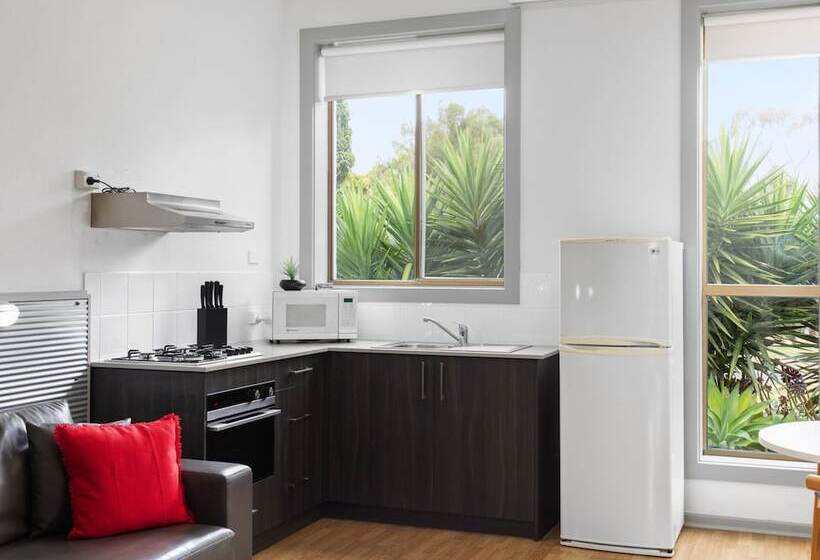 هتل Blue Lake Holiday Park