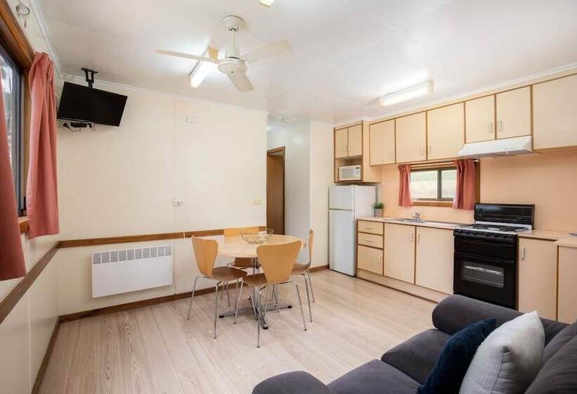 هتل Blue Lake Holiday Park