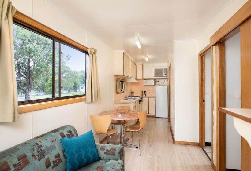 هتل Blue Lake Holiday Park