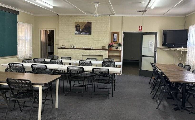 هتل Broken Hill Tourist Lodge