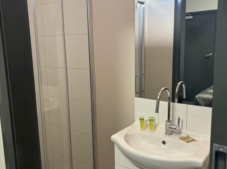 هتل Broken Hill Tourist Lodge