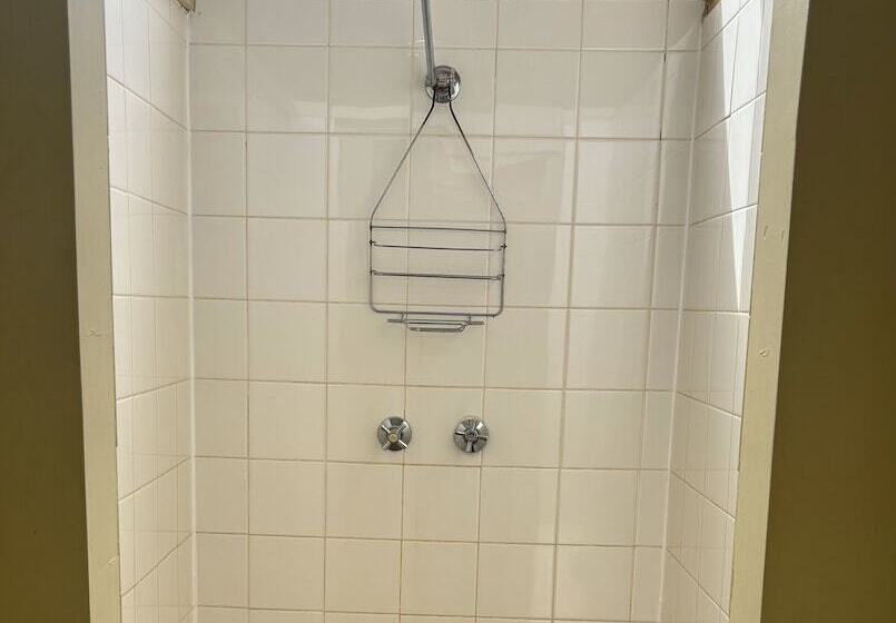 هتل Broken Hill Tourist Lodge