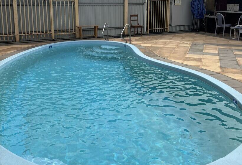 هتل Broken Hill Tourist Lodge