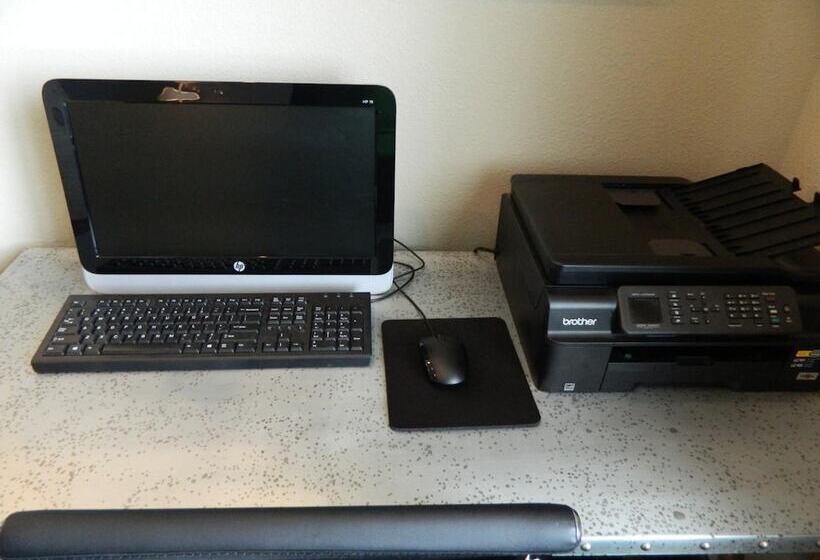 فندق Brookstone Lodge & Suites