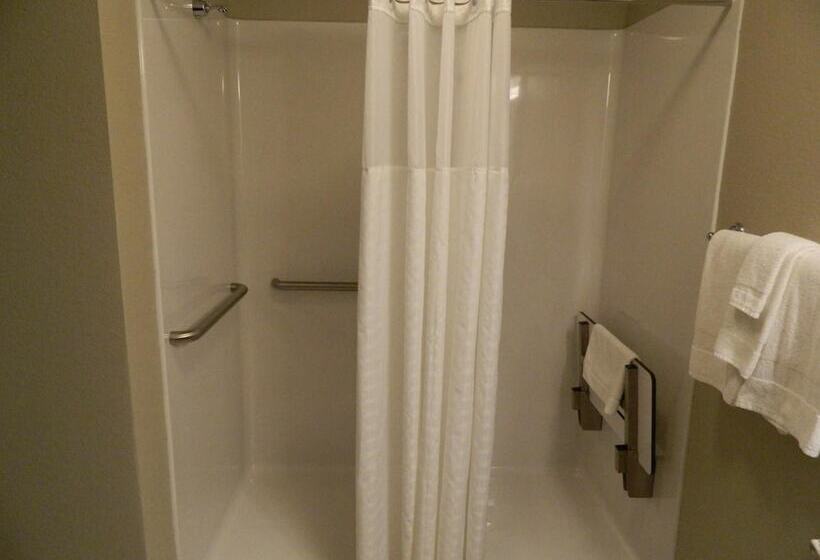 فندق Brookstone Lodge & Suites