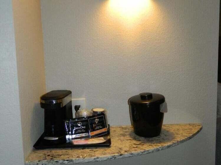 فندق Brookstone Lodge & Suites