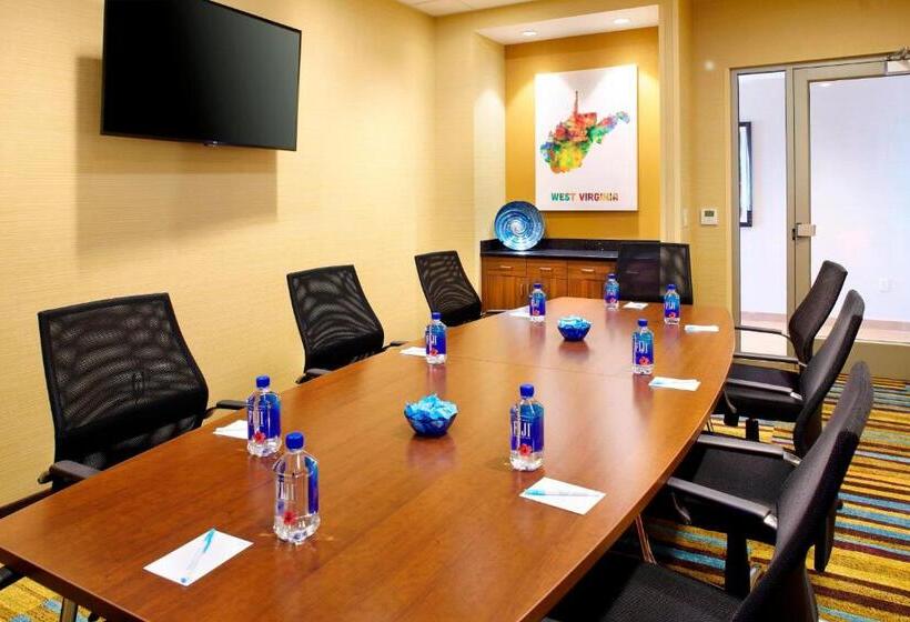 ホテル Fairfield By Marriott Inn & Suites Wheeling At The Highlands