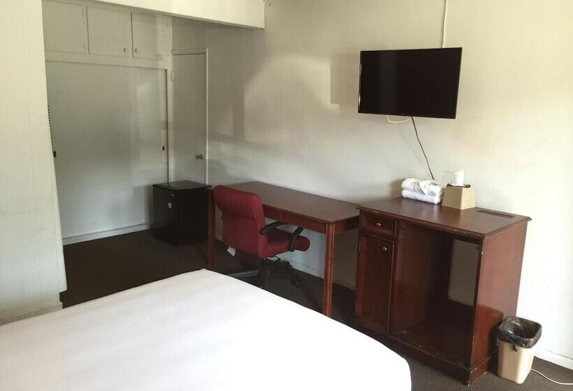 هتل Holiday Lodge