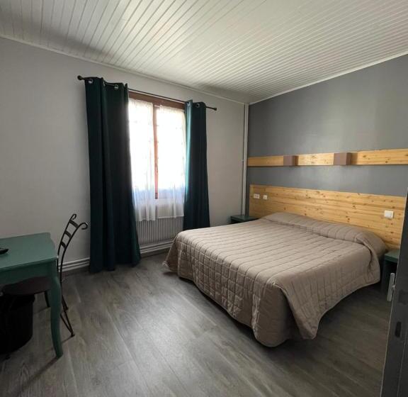 Отель Hôtel Le Coq D Or