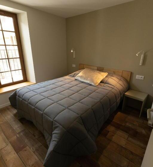 Отель Hôtel Le Coq D Or