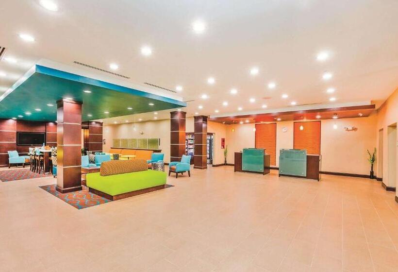 ホテル La Quinta By Wyndham Cotulla