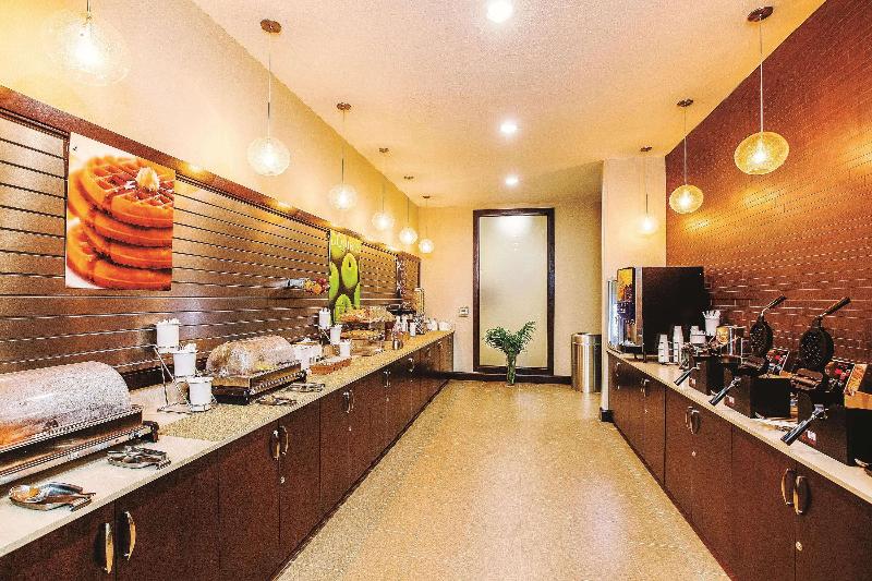 ホテル La Quinta By Wyndham Cotulla