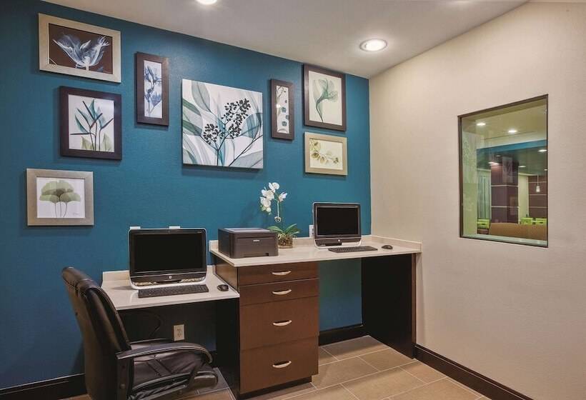 בית מלון כפרי La Quinta By Wyndham Cotulla