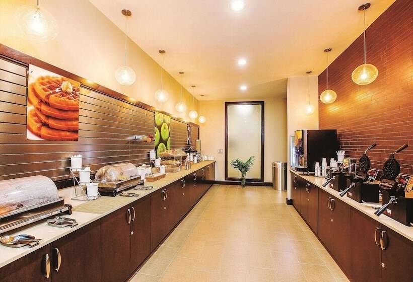 בית מלון כפרי La Quinta By Wyndham Cotulla