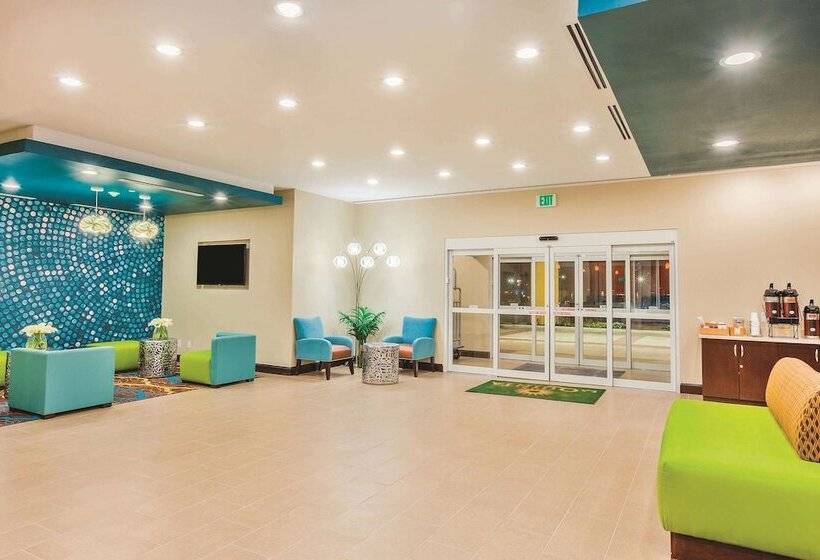 ホテル La Quinta By Wyndham Cotulla