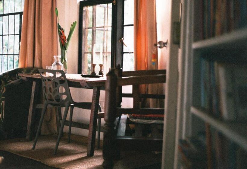 هتل Meru House Lekisilai