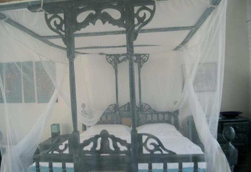 هتل Meru House Lekisilai