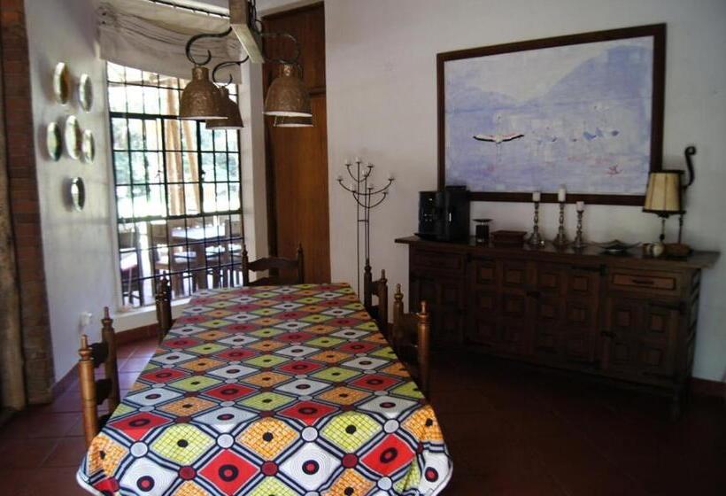 هتل Meru House Lekisilai