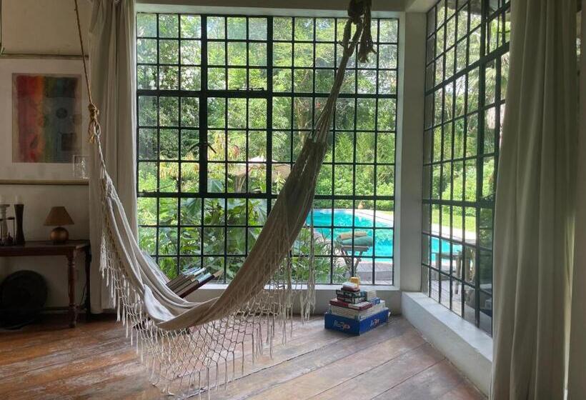 هتل Meru House Lekisilai