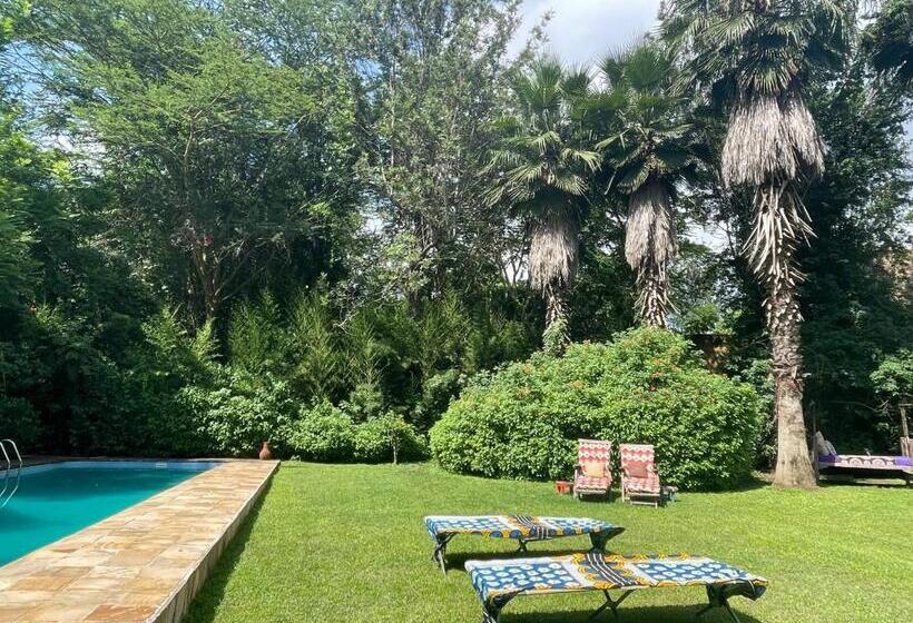 هتل Meru House Lekisilai